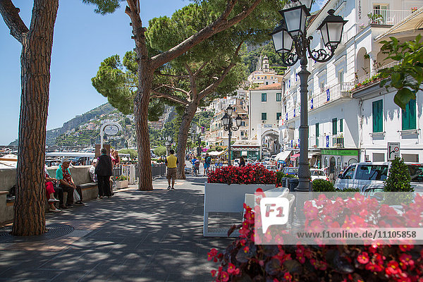Promenade  Amalfi  Costiera Amalfitana (Amalfi Coast)  UNESCO World Heritage Site  Campania  Italy  Europe