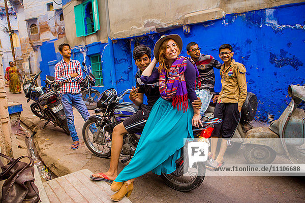 Woman standing in the blue streets of Jodhpur  the Blue City  Rajasthan  India  Asia