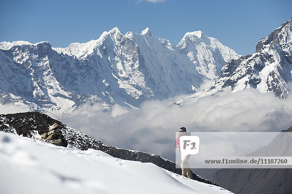 Trekking in the Everest region  Himalayas  Nepal  Asia