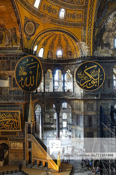 Innenraum der Haghia Sofia  UNESCO-Weltkulturerbe  Istanbul  Türkei  Europa
