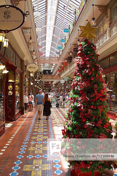 Das Innere der Strand Arcade zu Weihnachten  Sydney  New South Wales  Australien  Ozeanien