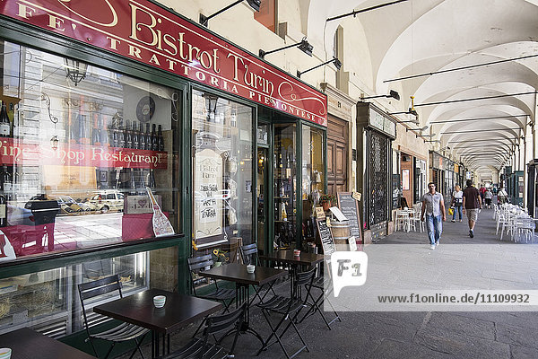 Italien  Piemont  Turin  Po-Straße (Säulengang  Kolonnade)