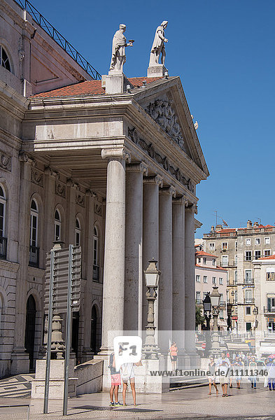 Europa  Portugal  Lissabon  Baixa  Rossio  Dom Pedro IV Platz  Nationaltheater Dona Maria II