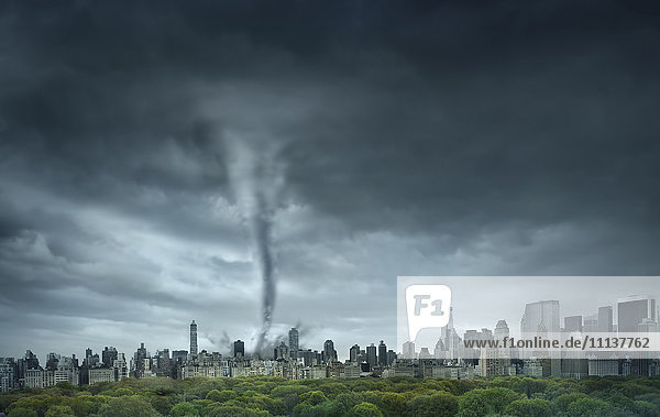 Tornado rollt durch New York  New York  Vereinigte Staaten