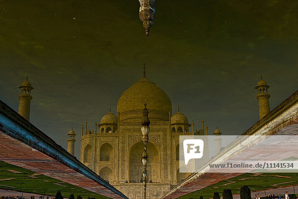 Taj Mahal Spiegelung im Teich