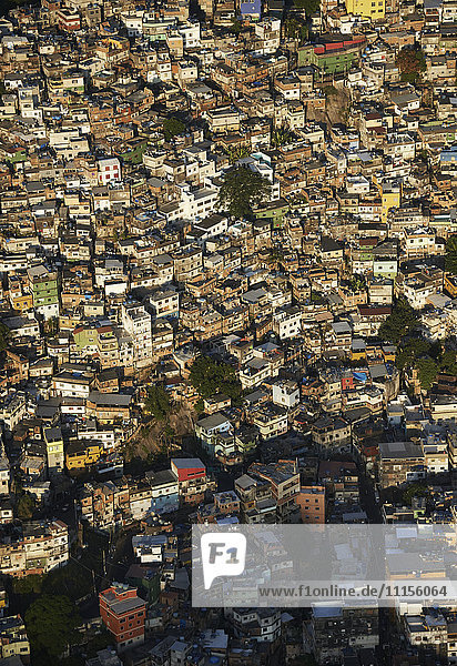 Brasilien  Rio de Janeiro  Luftaufnahme der Favela Vidigal