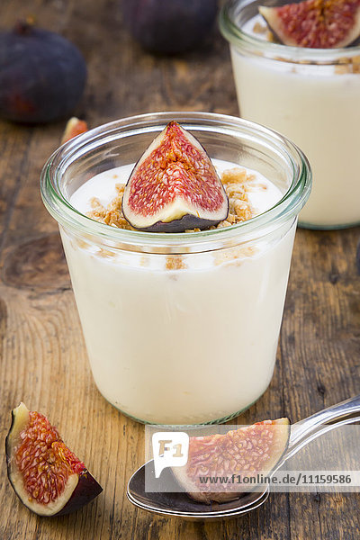Greek yogurt with granola and figs