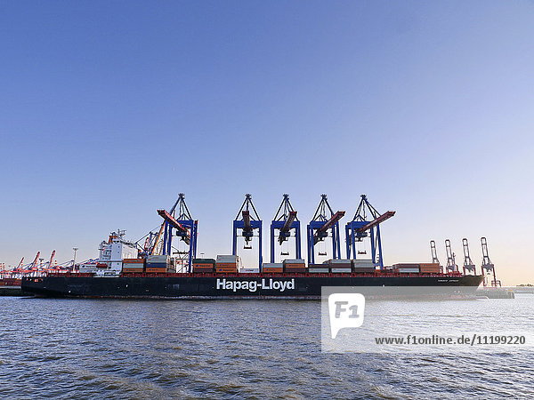 Containerterminal Burchardkai  Hamburger Hafen  Hamburg  Deutschland  Europa