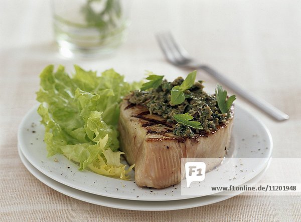 Grilled tuna with herbs