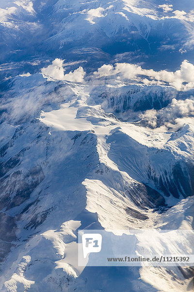 Luftaufnahme von Neuschnee auf dem Kaskadengebirge; Washington  Vereinigte Staaten von Amerika'.
