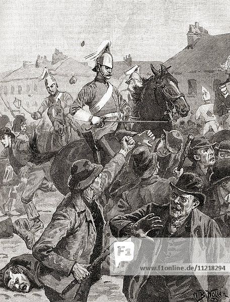 Dragoner und Highlander zerstreuen die Menge während der Unruhen in Belfast  Irland  1872. Aus der Jahrhundertausgabe von Cassell's History of England  veröffentlicht um 1900