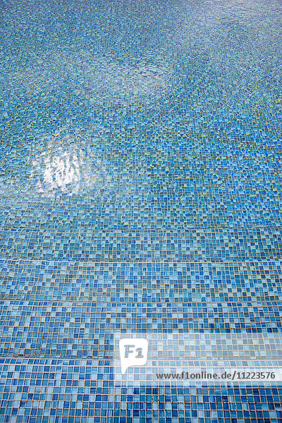Detailaufnahme eines Schwimmbads