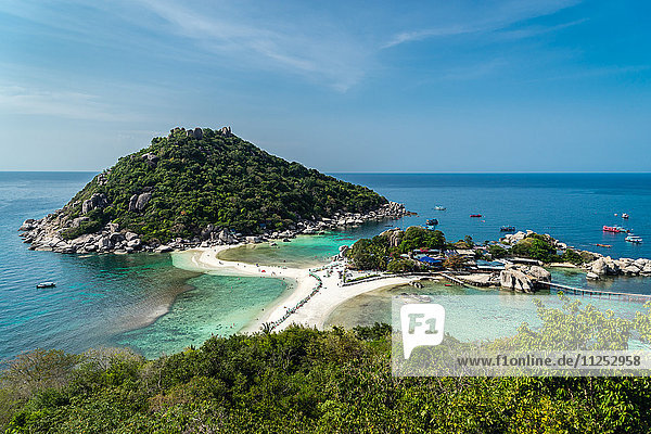 The triple islands of Koh Nang Yuan  are connected by a shared sandbar just off the coast of Koh Tao  Thailand  Southeast Asia  Asia
