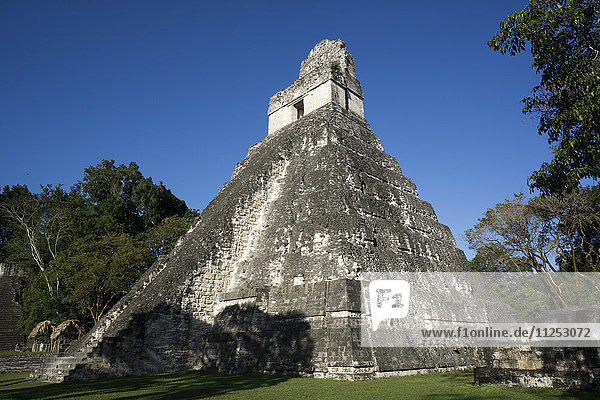 Tikal-Tempel 1  Präkolumbianische Maya-Zivilisation  Tikal  UNESCO-Weltkulturerbe  Guatemala  Mittelamerika