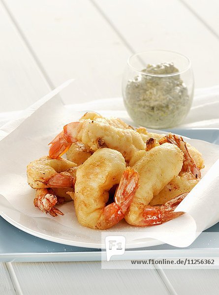 Gamberi in pastella con tartara (Gebackene Garnelen mit Sauce tartare Italien)