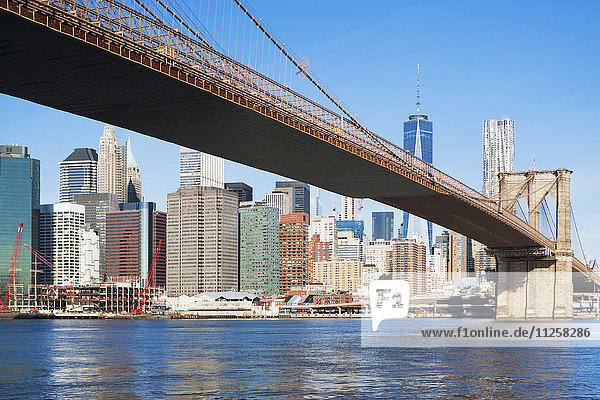 USA  Staat New York  New York City  Brooklyn Bridge und Manhattan