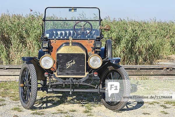 Oldtimer Ford T Runabout  Baujahr 1913  4 Zylinder  Hubraum 2700 ccm  2 Vorwärtsgänge  Halbautomat  20 PS  72 km/h