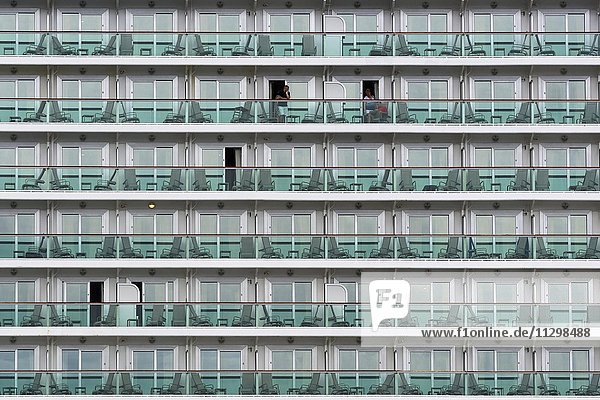Balkone auf einem Kreuzfahrtschiff