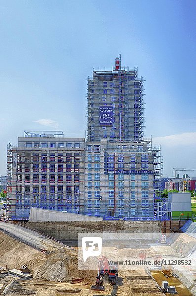 Großbaustelle an der Toulouser Allee im Quarrtier Central rechts das Wohnviertel Quartis Les Halles Düsseldorf NRW Deutschland Europa