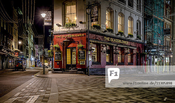 UK  London  Pub in der Glasshouse Street bei Nacht