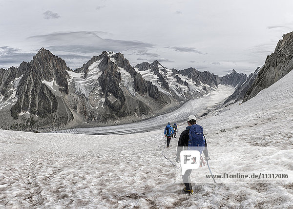 Frankreich  Chamonix  Grands Montets  Aiguille d' Argentiere  Bergsteigergruppe