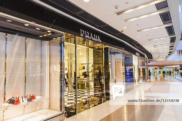 China  Hongkong  Central  IFC Einkaufszentrum  Prada Store