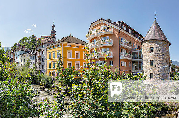 Bruneck  Bruneck  Italien  Häuser an der Rienz  Passeggiata Groß Gerau