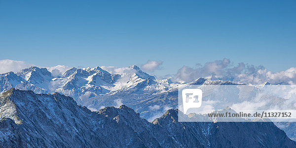 Deutschland  Bayern  Allgäu  Allgäuer Alpen von der Bergstation Höfatsblick auf dem Nebelhorn aus gesehen.