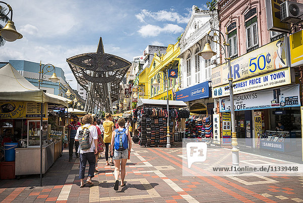 Touristen in Chinatown  Kuala Lumpur  Malaysia  Südostasien  Asien