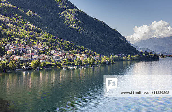 Blick auf das Dorf Dorio  Comer See  Provinz Lecco  Italienische Seen  Lombardei  Italien  Europa