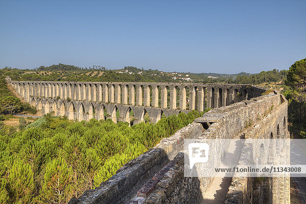 Römisches Aquädukt  Pegoes  Portugal  Europa