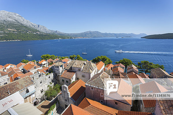 Blick von der Katedrala Svetog Marka  in Korcula Stadt  Korcula  Dalmatien  Kroatien  Europa