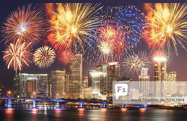 Feuerwerk über Miami  Florida  USA
