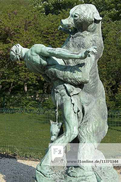 'France  Paris  5th district. Jardin des plantes. The statue '' The bear cub hunter ''  bronze by Emmanuel Fremiet ( 1884 )'