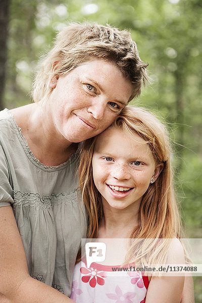 Porträt einer Mutter mit Tochter