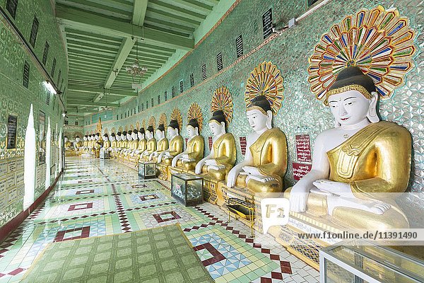 Buddha-Statuen  Umin Thounzeh-Pagode  Sagaing  nahe Mandalay  Myanmar  Asien