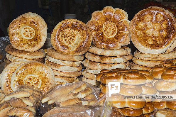 Brotverkaufsstand  Samal Bazar  Shymkent  Südregion  Kasachstan  Asien