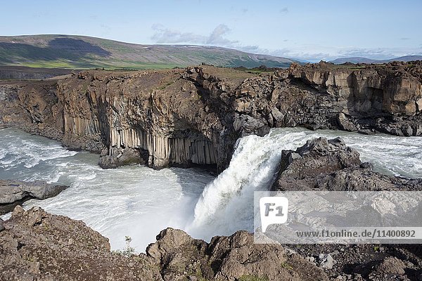 Wasserfall Aldeyjarfoss  Fluss Skjalfandafljot  Sprengisandur  Isländisches Hochland  Island  Europa
