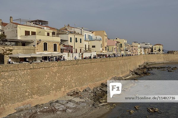 Alte Stadtmauer von Alghero Provinz Sassari Sardinien Italien Europa