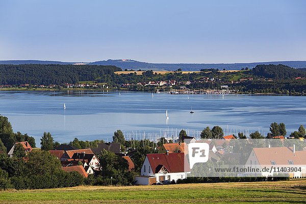 Großer Brombachsee  Enderndorf am See  Ramsberg dahinter  Fränkisches Seenland  Mittelfranken  Franken  Bayern  Deutschland  Europa