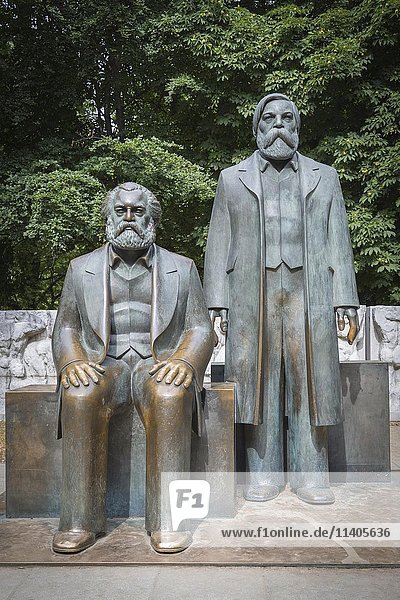 Marx-Engels-Denkmal  Marx-Engels-Forum  Unter den Linden  Berlin  Deutschland  Europa