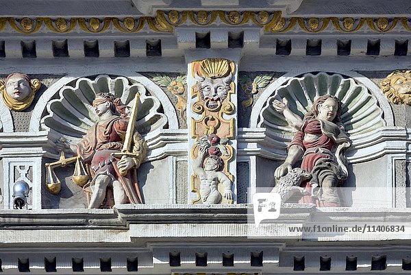 Leisthaus  detaillierte Fassadendekoration  Stadtmuseum  Weserrenaissance  Hameln  Niedersachsen  Deutschland  Europa
