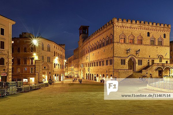 Palast des Priors  Palazzo dei Priori  Piazza IV Novembre  Todi  Provinz Perugia  Umbrien  Italien  Europa