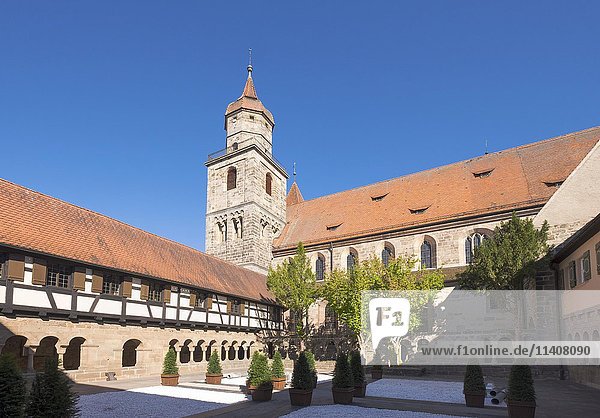 Romanisches Kloster und Evangelische Kirche  Feuchtwangen  Mittelfranken  Franken  Bayern  Deutschland  Europa