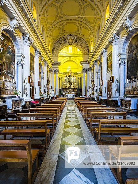 Innenraum der Kirche Parrocchia Maria SS. Annunziata  Acireae  Sizilien  Italien  Europa