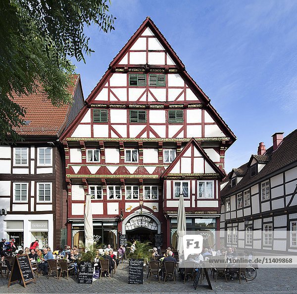 Stadtcafé  Fachwerkhaus  Altstadt  Hameln  Niedersachsen  Deutschland  Europa