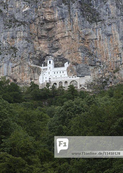 Ostrog-Kloster  in den Felsen gehauen  Danilovgrad  Montenegro  Europa