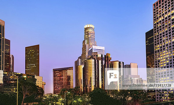 Skyline von Downtown Los Angeles mit Finanzzentrum; Los Angeles  Kalifornien  Vereinigte Staaten von Amerika'.