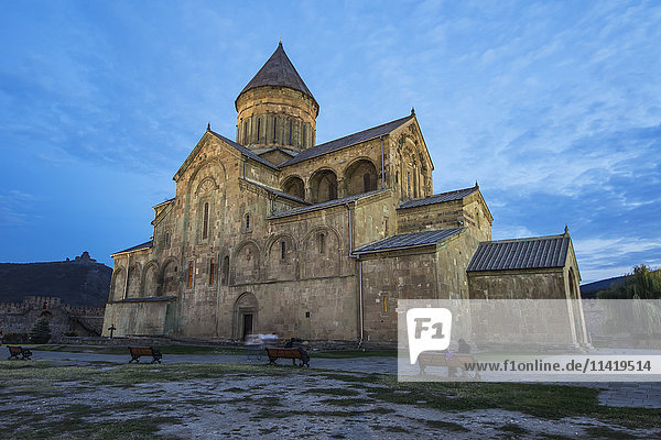 Svetitskhoveli Kathedrale in der Abenddämmerung; Mtskheta  Mtskheta-Mtianeti  Georgien'.