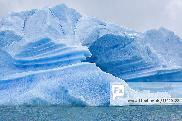Eisberg vom Upsala-Gletscher im Nationalpark Los Glaciers  Argentinisches Patagonien; Santa Cruz  Argentinien'.
